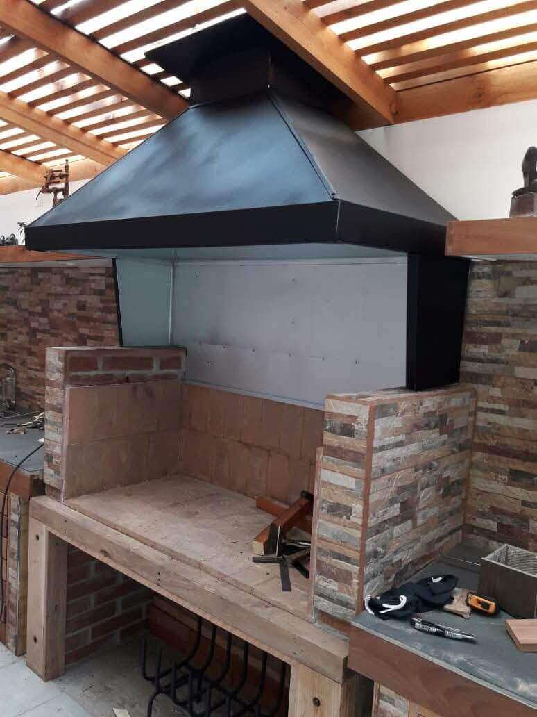 Campana para quinchos instalada